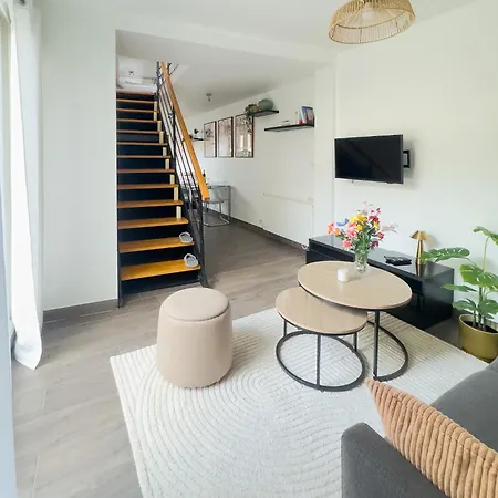 Duplex Cosy A 2 Min A Pied De Paris Avec 2 Terrasses Apartment